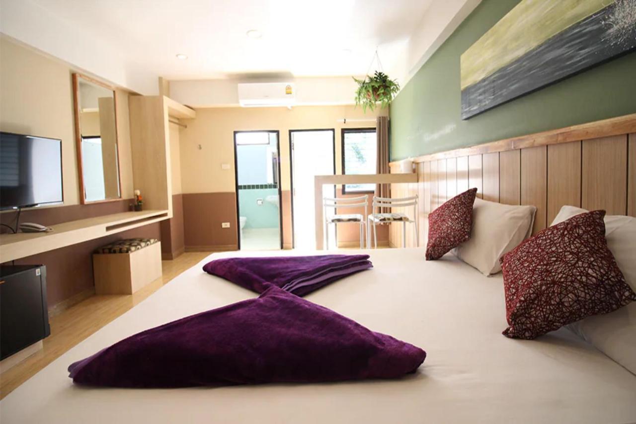 Kaya Place Bangkok Exterior photo