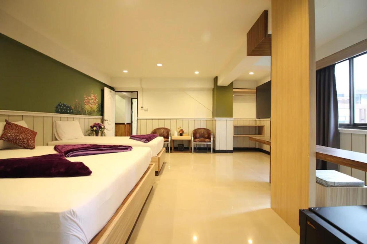 Kaya Place Bangkok Exterior photo