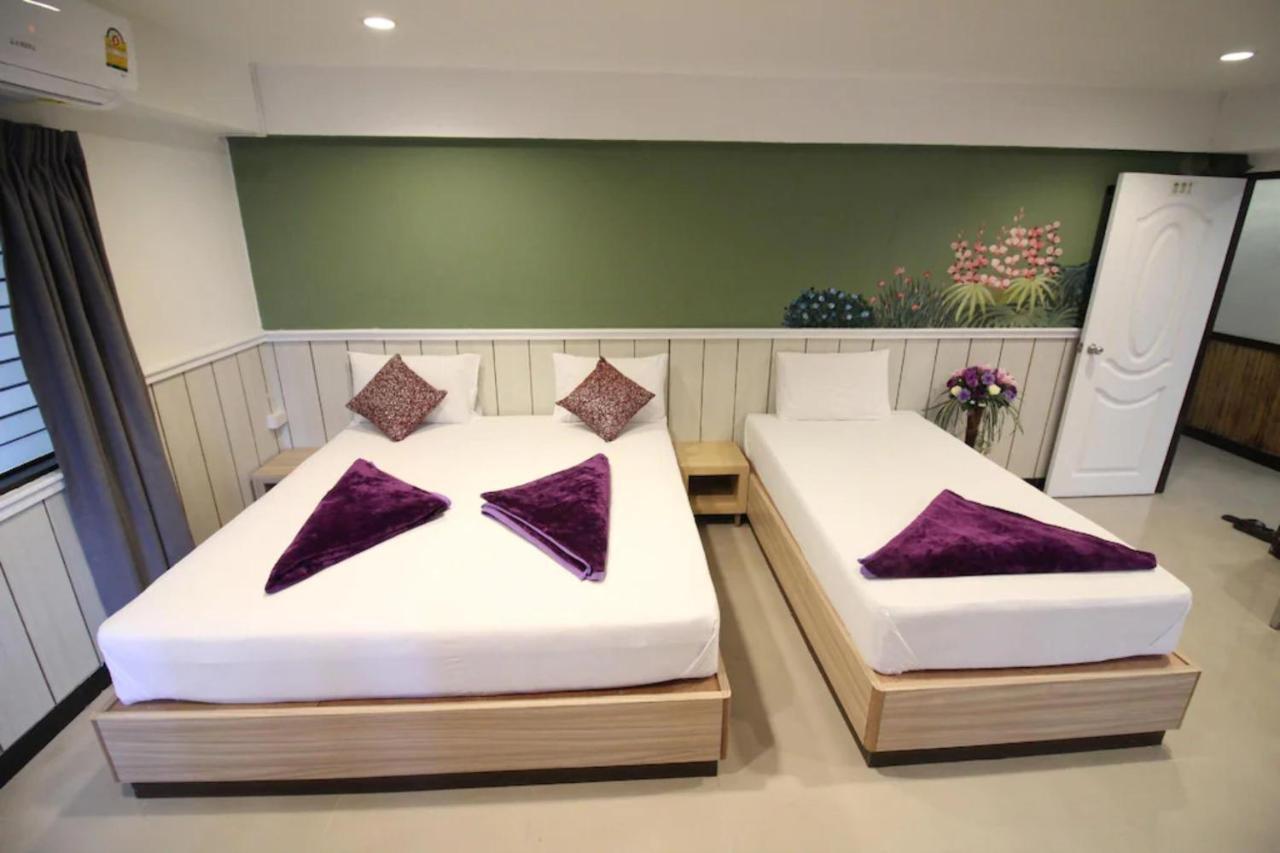 Kaya Place Bangkok Exterior photo