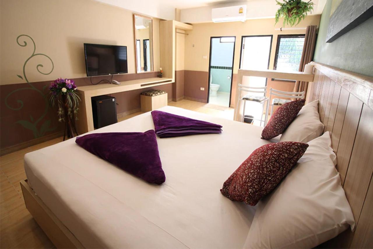 Kaya Place Bangkok Exterior photo